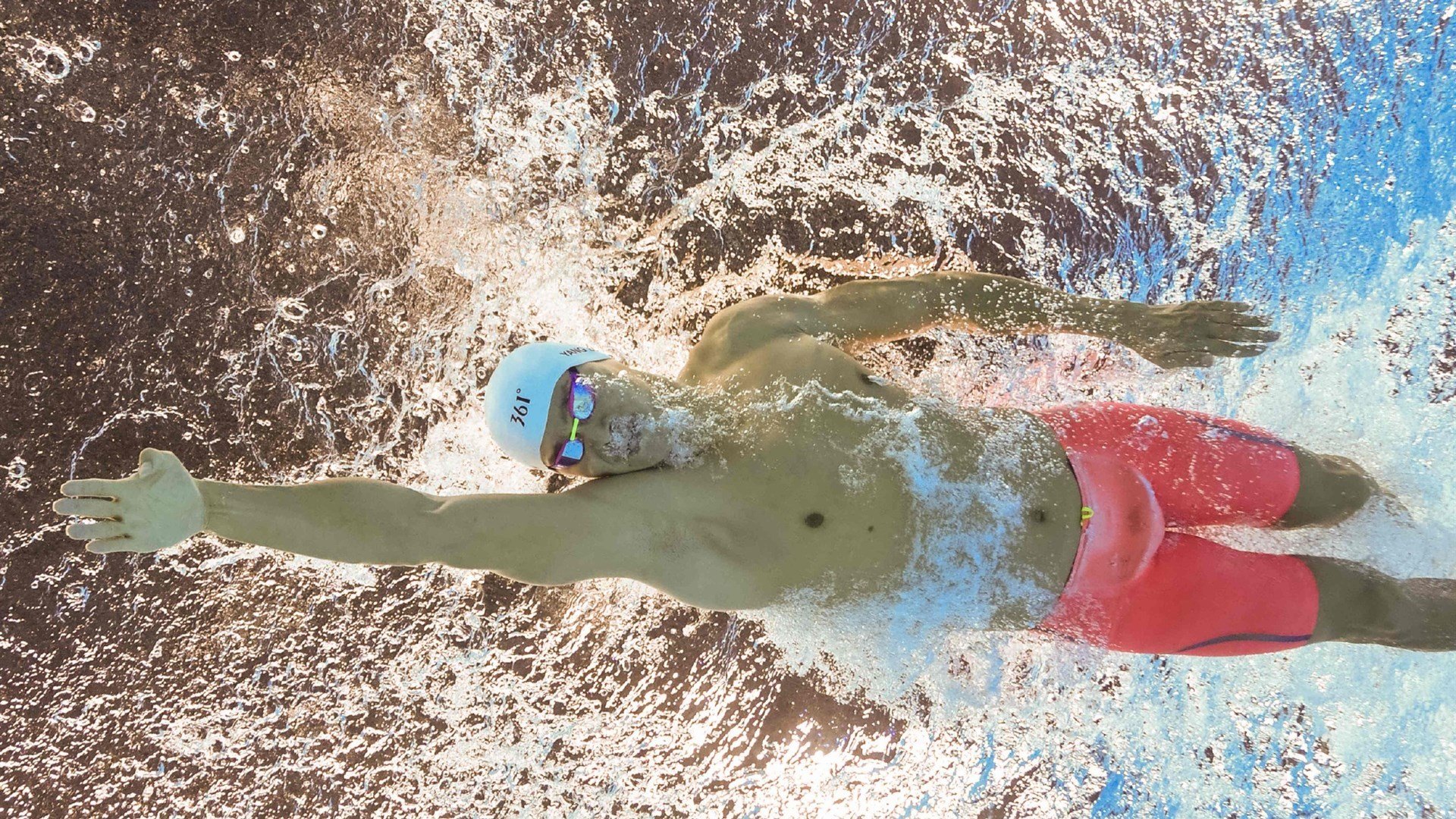 当东方巨龙遇见巴斯克雄狮，皮克欧冠封神夜背后的中国印记