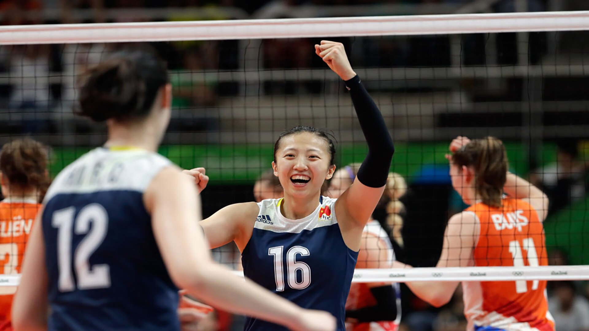 爵士轻取76人背后，布克用一场孤独纪录重新定义唯一性